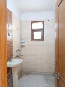 Common Bathroom Image of 1350 Sq.ft 3 BHK Builder Floor for sale in Tagore Garden Extension New Delhi for Rs. 19200000