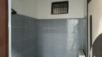 Image of 950 Sq.ft 3 BHK Builder Floor for sale in Laxmi Nagar, New Delhi for Rs. 7000000