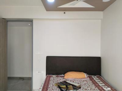 Bedroom Image of 800 Sq.ft 2 BHK Apartment / Flat for rent in Rustomjee Erika, Bandra East Mumbai for Rs. 95000