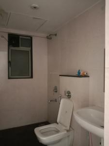 Common Bathroom Image of 990 Sq.ft 2.5 BHK Apartment / Flat for sale in Thane West Thane for Rs. 19000000