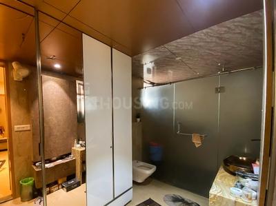 Bathroom Image of 3006 Sq.ft 4 BHK Apartment / Flat for rent in Vaishnodevi Kingston, Bhatha Surat for Rs. 80000