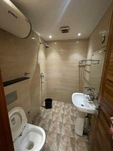 Bathroom Image of 500 Sq.ft 1 RK Apartment / Flat for rent in Lohgarh Zirakpur for Rs. 12000