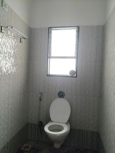 Common Bathroom Two Image of 560 Sq.ft 1 BHK Apartment / Flat for rent in Vadgaon Budruk Pune for Rs. 13000