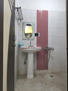Common Bathroom Image of 950 Sq.ft 2 BHK Builder Floor for sale in Indirapuram Ghaziabad for Rs. 7100002