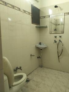 Common Bathroom One Image of 1150 Sq.ft 2 BHK Apartment / Flat for sale in Paschim Vihar New Delhi for Rs. 13000000