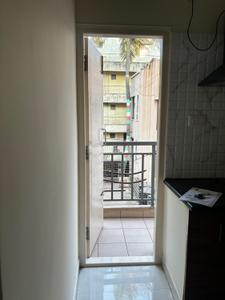 Kitchen Image of 551 Sq.ft 1 BHK Apartment / Flat for rent in Murugeshpalya Bengaluru for Rs. 29000