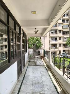 Bedroom One Image of 2600 Sq.ft 3.5 BHK Apartment / Flat for rent in Alaknanda Society, Sector 56 Gurgaon for Rs. 65000