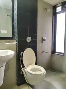 Common Bathroom Image of 850 Sq.ft 1.5 BHK Apartment / Flat for sale in Lodha Splendora, Thane West Thane for Rs. 7500000