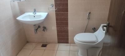 Bathroom Image of 1750 Sq.ft 3 BHK Apartment / Flat for rent in SMR Vinay Galaxy, Hoodi Bengaluru for Rs. 76000