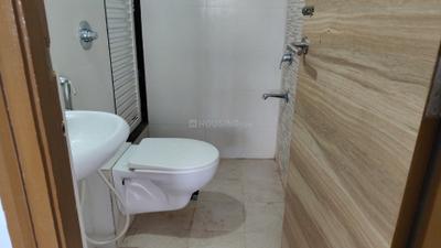 Bathroom Image of 423 Sq.ft 1 BHK Apartment / Flat for sale in Marathon NeoHomes NeoSkies, Bhandup West Mumbai for Rs. 7200000