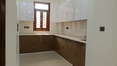 Kitchen Image of 1050 Sq.ft 3 BHK Builder Floor for sale in Pitampura New Delhi for Rs. 11500000