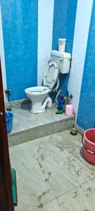 Bathroom Image of 650 Sq.ft 1 BHK Builder Floor for rent in Sector 12 Noida for Rs. 16000