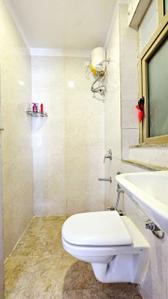 Bathroom Image of 570 Sq.ft 1 BHK Apartment / Flat for rent in Shree Naman Premier, Andheri East Mumbai for Rs. 65000