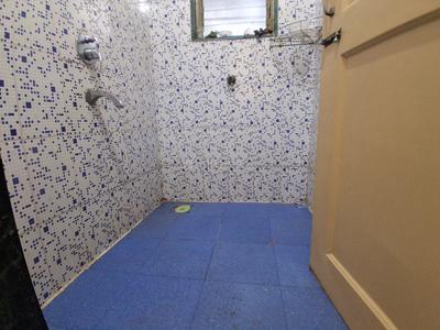 Bathroom Image of 450 Sq.ft 1 BHK Apartment / Flat for rent in Ghansoli Navi Mumbai for Rs. 25000