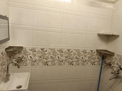 Bathroom Image of 1200 Sq.ft 1 RK Independent House for rent in DDA Flats RWA, Kalkaji New Delhi for Rs. 30000