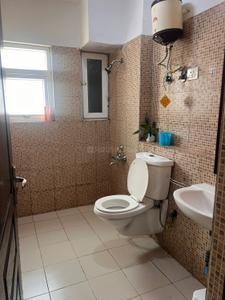 Bathroom Image of 914 Sq.ft 2 BHK Apartment / Flat for rent in The 3C Lotus Zing, Sector 168 Noida for Rs. 32000