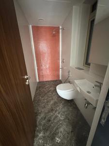 Bathroom Image of 3417 Sq.ft 5 BHK Apartment / Flat for sale in Lodha Adrina, Lower Parel Mumbai for Rs. 162500000