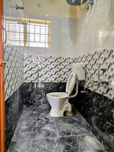 Bathroom Image of 600 Sq.ft 1 BHK Apartment / Flat for rent in Kaggadasapura Bengaluru for Rs. 18000