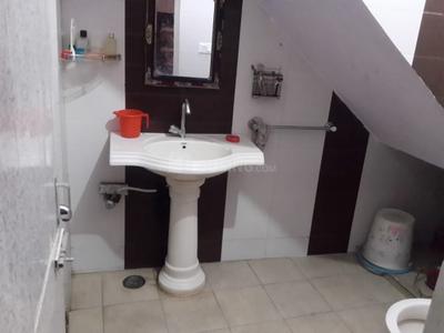 Bathroom Image of 900 Sq.ft 3 BHK Builder Floor for sale in Husainganj Lucknow for Rs. 5500000