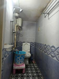 Common Bathroom Image of 570 Sq.ft 2.5 BHK Independent House for rent in Rajajinagar Bengaluru for Rs. 40000