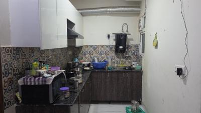 Kitchen Image of 985 Sq.ft 2 BHK Apartment / Flat for rent in Krishna Elite Homes, Noida Extension Greater Noida for Rs. 20000