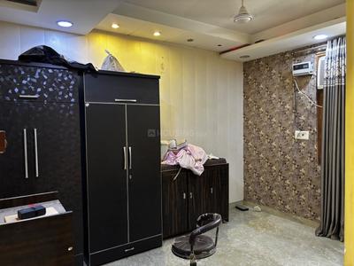 Bedroom Image of 900 Sq.ft 3 BHK Builder Floor for sale in Tri Nagar New Delhi for Rs. 7300000