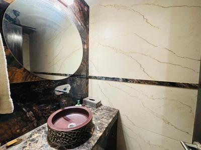 Bathroom Image of 3650 Sq.ft 4 BHK Apartment / Flat for sale in Jaypee The Imperial Court, Sector 128 Noida for Rs. 67500000