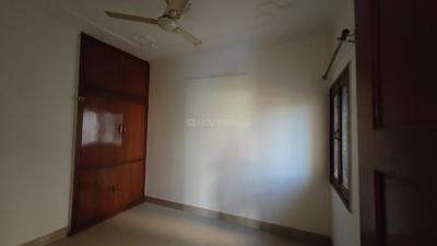Bedroom Image of 900 Sq.ft 3 BHK Builder Floor for sale in GH 14 DDA MIG, Paschim Vihar New Delhi for Rs. 11500000