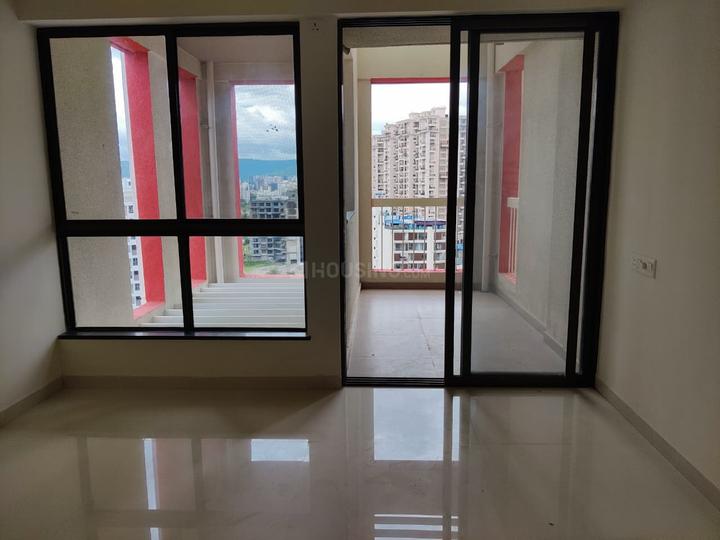 Chaphalkar Elina Living Main Image 1