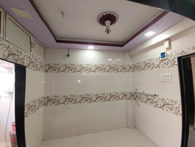 Bathroom Image of 290 Sq.ft 1 BHK Apartment / Flat for rent in Mankhurd Mumbai for Rs. 12000