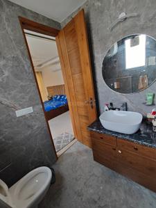 Bathroom Image of 2844 Sq.ft 4 BHK Builder Floor for sale in DLF Phase 3 Gurgaon for Rs. 45000000