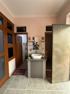 Bathroom Image of 1650 Sq.ft 2 BHK Independent House for rent in Sector 7 Gurgaon for Rs. 25000