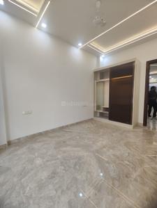 Bedroom Image of 1260 Sq.ft 3 BHK Builder Floor for rent in Pitampura New Delhi for Rs. 65000