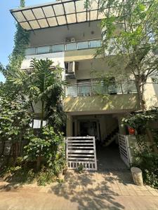 Image of 3600 Sq.ft 4 BHK Builder Floor for rent in Rajhans Himgiri Bungalows, Piplod, Surat for Rs. 650000