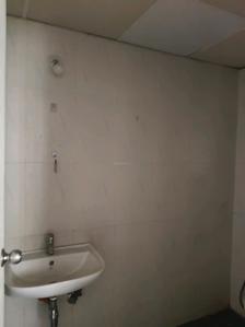 Common Bathroom Image of 585 Sq.ft 1 BHK Apartment / Flat for sale in Lodha Casa Rio, Palava Phase 1 Thane for Rs. 3150000