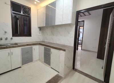 Kitchen Image of 675 Sq.ft 2 BHK Apartment / Flat for sale in Naraina New Delhi for Rs. 7500000