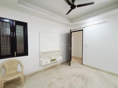 Bedroom Image of 1500 Sq.ft 2 BHK Builder Floor for rent in Karkardooma New Delhi for Rs. 40000