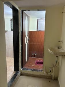 Bathroom Image of 500 Sq.ft 1 BHK Builder Floor for rent in Mohammed Wadi Pune for Rs. 12000