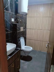 Bathroom Image of 500 Sq.ft 1 BHK Builder Floor for rent in Lajpat Nagar New Delhi for Rs. 24000