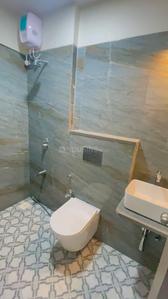 Bathroom Image of 850 Sq.ft 2 BHK Apartment / Flat for rent in Veena Synergy, Andheri East Mumbai for Rs. 90000