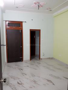 Bedroom Image of 1250 Sq.ft 2 BHK Builder Floor for rent in Gomti Nagar Lucknow for Rs. 17500