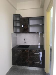 Kitchen Image of 350 Sq.ft 1 RK Apartment / Flat for rent in Domlur Layout Bengaluru for Rs. 28000