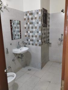 Bathroom Image of 1000 Sq.ft 2 BHK Apartment / Flat for rent in Nirman Nagar Jaipur for Rs. 19000