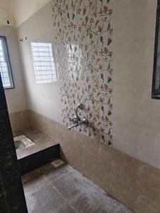 Bathroom Image of 675 Sq.ft 1 BHK Apartment / Flat for rent in Vita Sangli for Rs. 5000