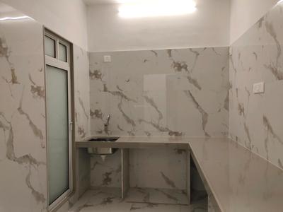 Kitchen Image of 600 Sq.ft 2 BHK Apartment / Flat for sale in Emerald Dotom Isle, Kandivali West Mumbai for Rs. 13500000