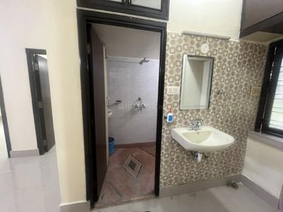 Image of 950 Sq.ft 2 BHK Apartment / Flat for rent in Bangur Avenue, Kolkata for Rs. 17000