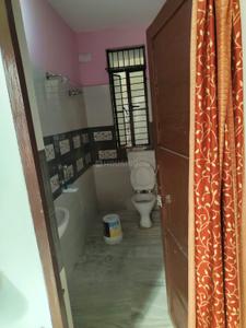 Bathroom Image of 800 Sq.ft 1 BHK Independent House for rent in Yadav Colony Patna for Rs. 10000