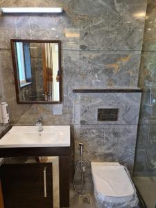 Bathroom Image of 3000 Sq.ft 4 BHK Builder Floor for rent in Sector 46 Gurgaon for Rs. 110000