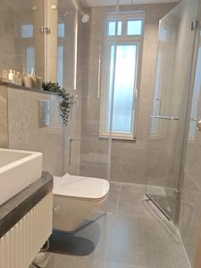 Common Bathroom Image of 1050 Sq.ft 3 BHK Apartment / Flat for sale in Purva Clermont, Chembur Mumbai for Rs. 42500000