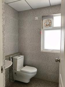 Common Bathroom Image of 1300 Sq.ft 2.5 BHK Apartment / Flat for rent in Shree Vardhman Victoria, Sector 70 Gurgaon for Rs. 38000
